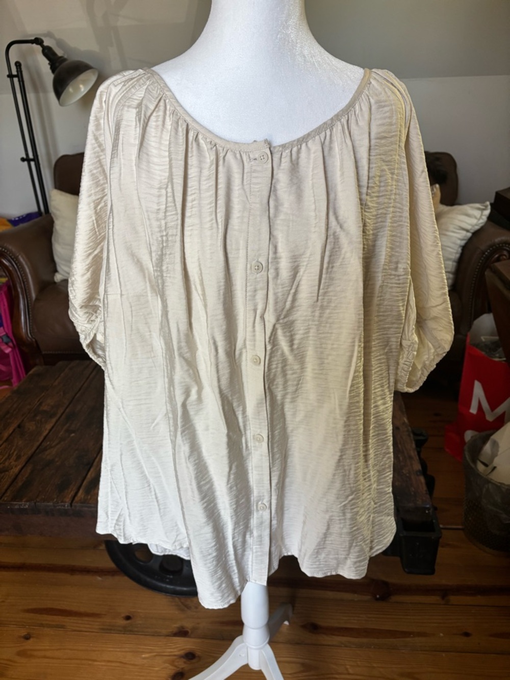 NWOT Ava & Viv Cream Button-Down Peasant Top